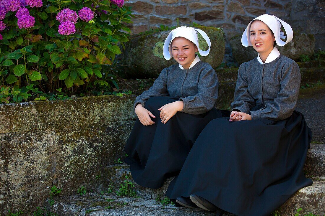 France,Finistere,Gorse Flower Festival 2015 in Pont Aven,Cercle Beuzeg Ar C'hap Beuzec Cap Sizun (Heathland Group)