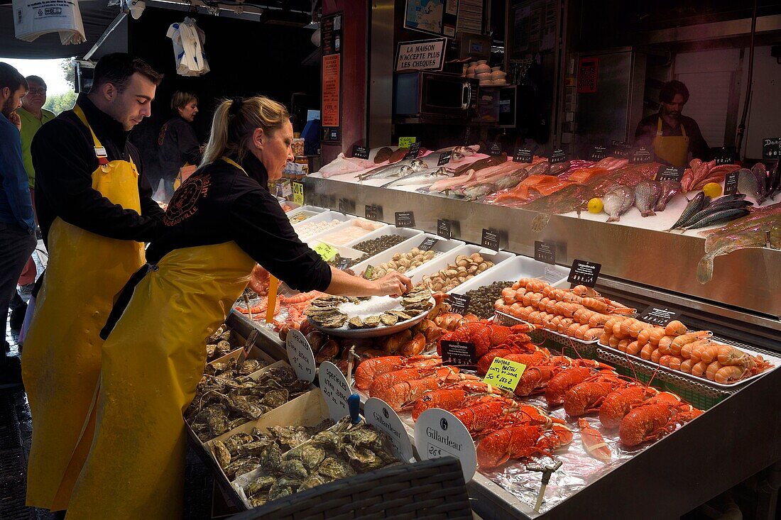 France,Calvados,Pays d'Auge,Trouville sur Mer,the fish market,seafood stall