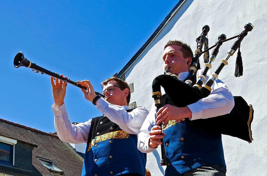 France,Finistere,Gorse Flower Festival 2015 in Pont Aven,Bagad Penhars Quimper