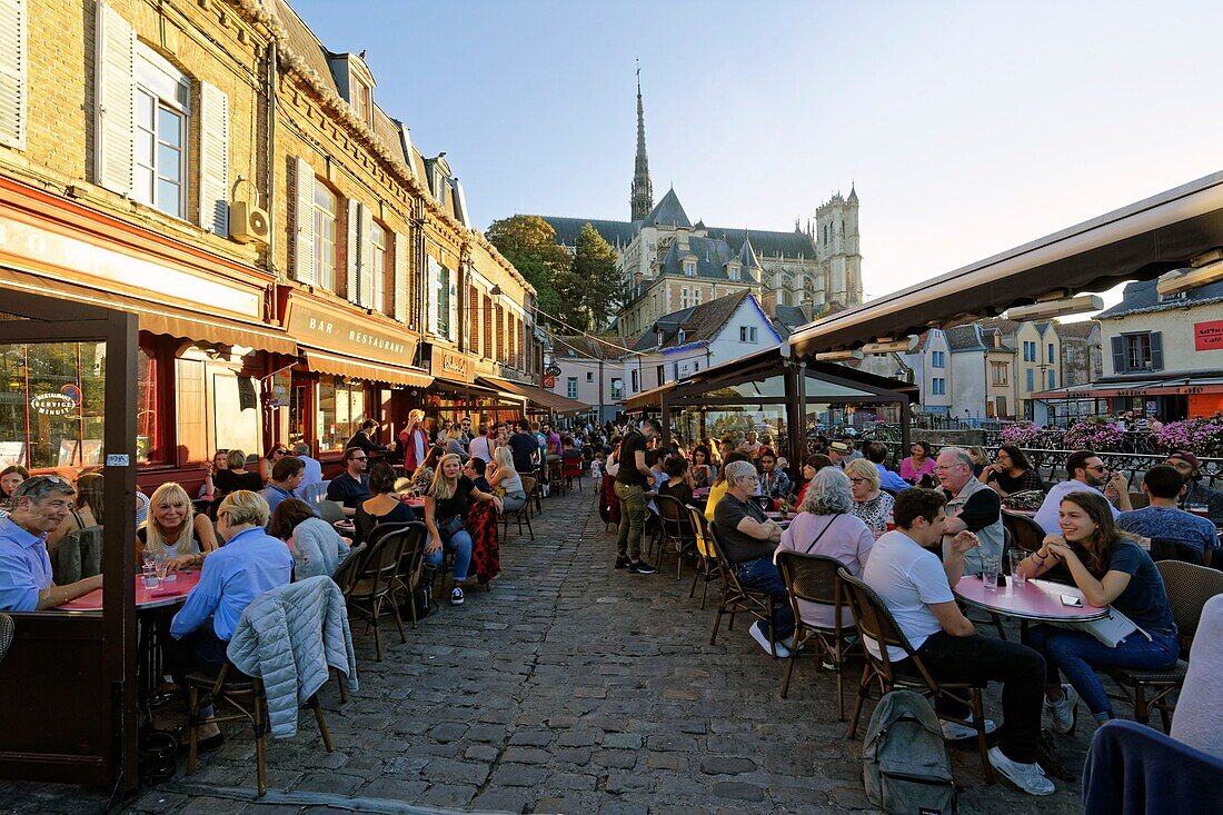 Frankreich,Somme,Amiens,Place du Don,Kathedrale Notre-Dame,Juwel der gotischen Kunst,von der UNESCO zum Weltkulturerbe erklärt