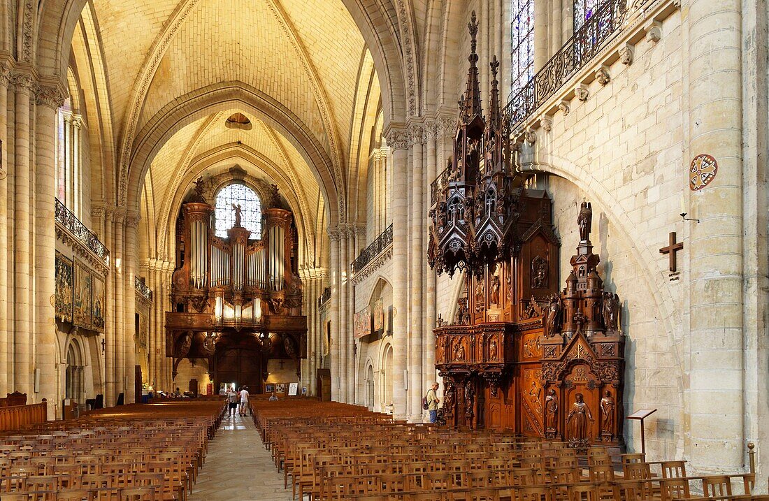 France,Maine et Loire,Angers,Saint Maurice cathedral,sculpted chair by abbot René Choyer and organ