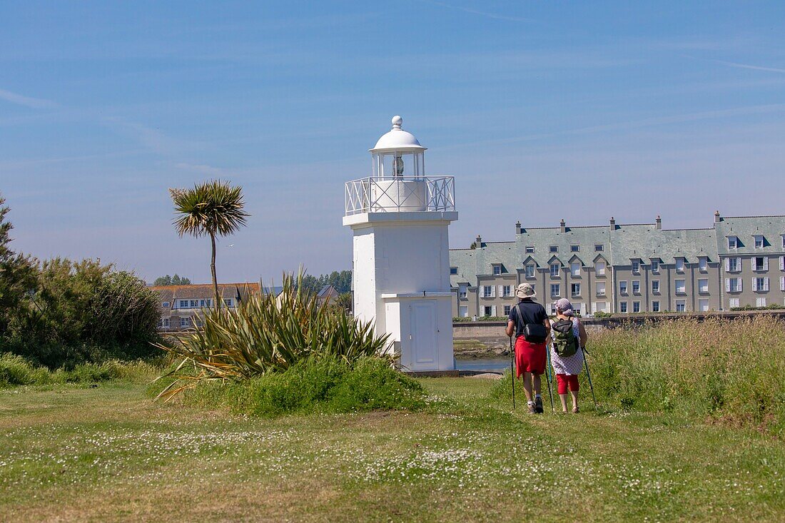 Frankreich,Manche,Cotentin,Barfleur,Bezeichnung Les Plus Beaux Villages de France (Die schönsten Dörfer Frankreichs),Lichter der Hafeneinfahrt