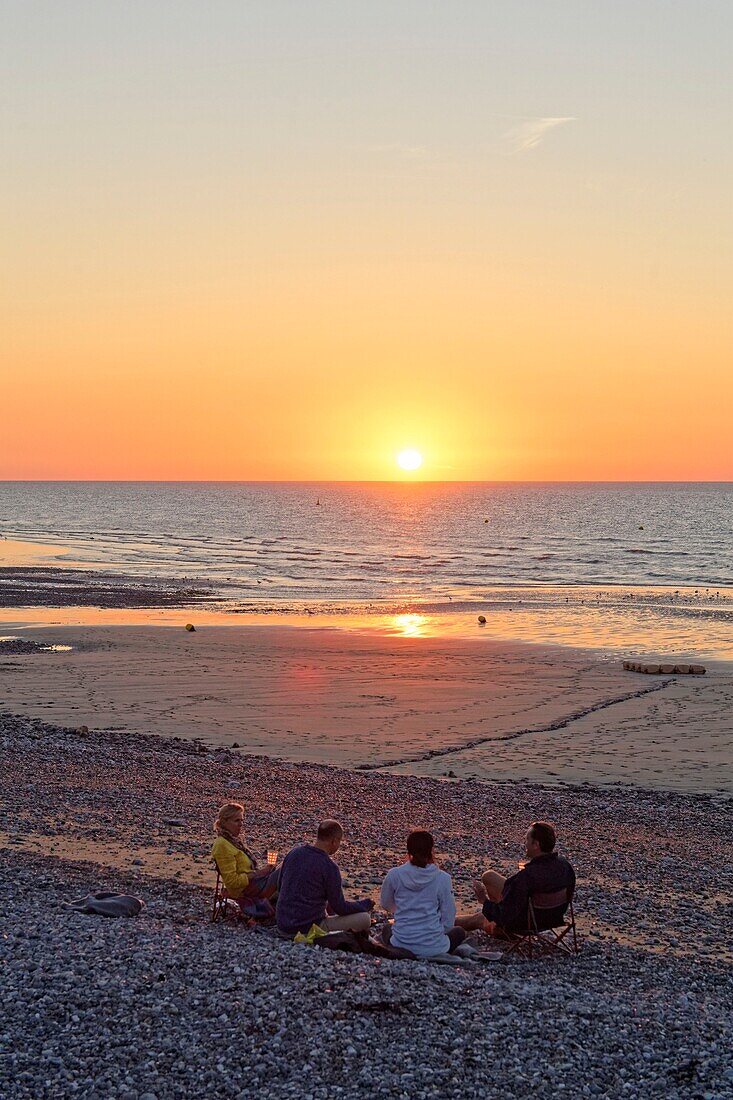 Frankreich,Normandie,Seine Maritime,Pays de Caux,Cote d'Albatre,Veules les Roses,Die schönsten Dörfer Frankreichs,der Strand