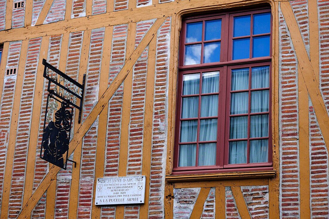 Frankreich,Indre et Loire,Tours,Altstadt,Rue Colbert,Fachwerkhaus,Teller mit bewaffneter Magd