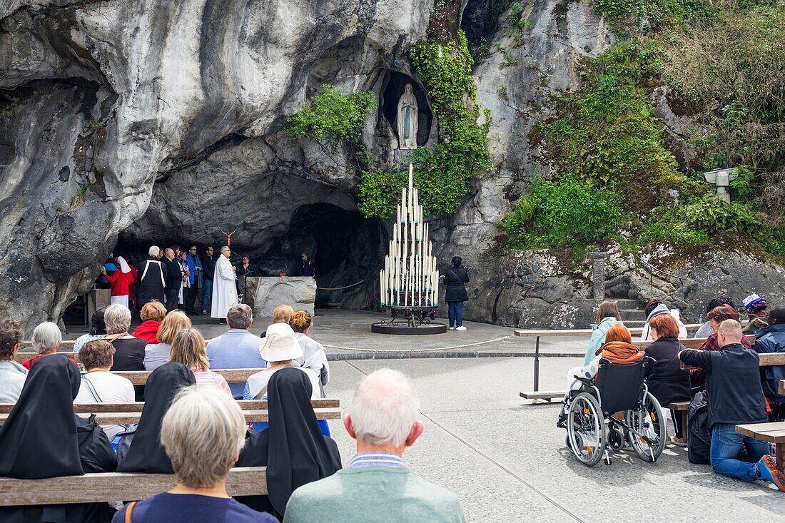 Frankreich,Hautes Pyrenees,Lourdes,Wallfahrtsort Unserer Lieben Frau von Lourdes,die Grotte