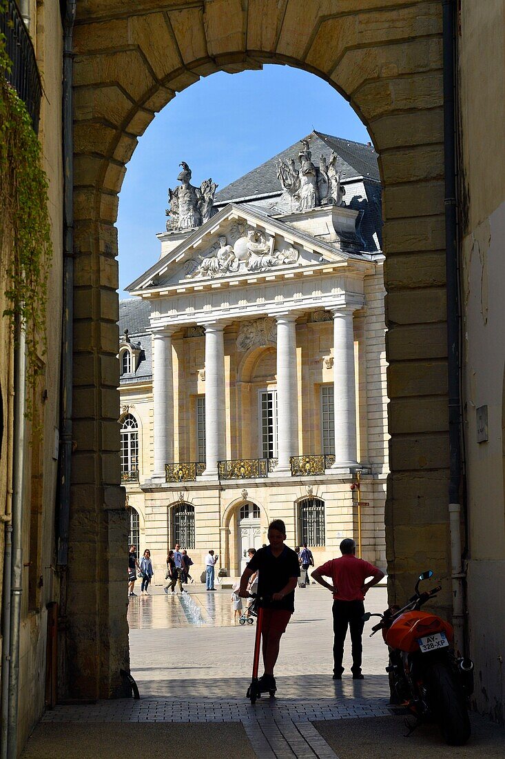 Frankreich,Cote d'Or,Dijon,von der UNESCO zum Weltkulturerbe erklärtes Gebiet,Place de la Libération (Platz der Befreiung) und der Palast der Herzöge von Burgund, in dem sich das Rathaus und das Museum der schönen Künste befinden