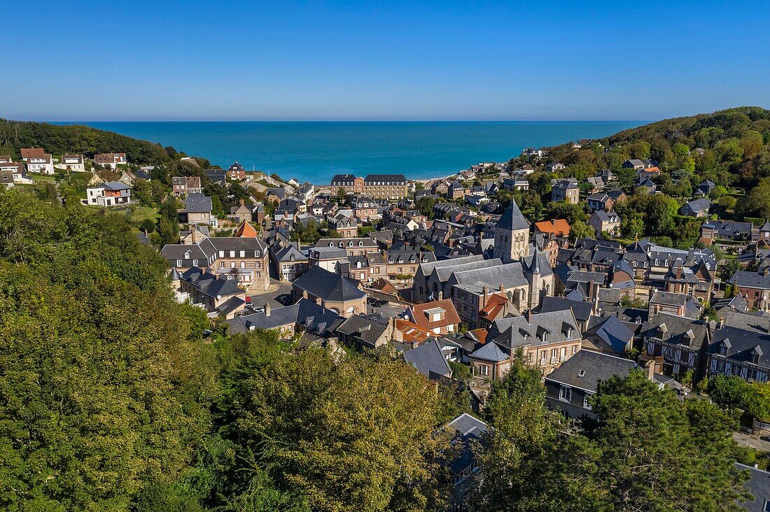 Frankreich,Seine-Maritime,Cote d'Albatre (Alabasterküste),Pays de Caux,Veules les Roses,bezeichnet als die schönsten Dörfer Frankreichs,in der Mulde eines Tals