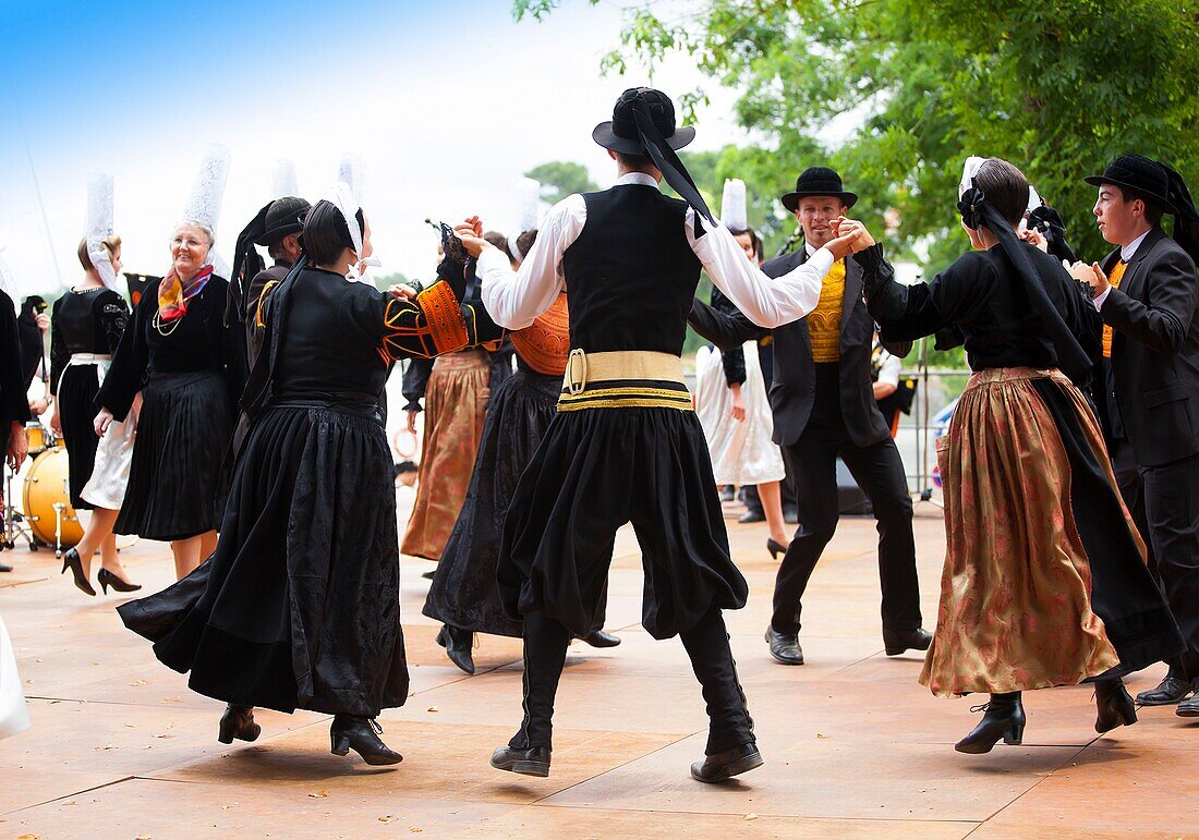 France,Finistere,Embroiderers' Festival of Pont l'Abbé,Dances of the Circle Bagad Kelc'h Keltieg of Combrit