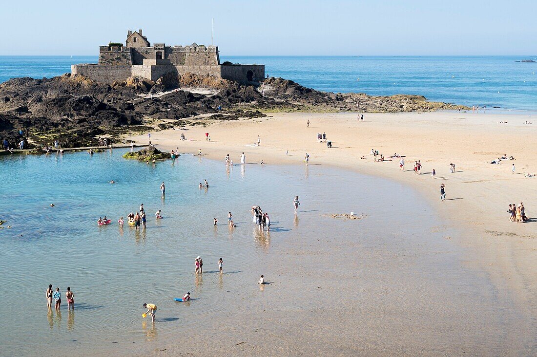 France,Ille et Vilaine,Saint Malo,National Fort designed by Vauban,built by Simeon Garangeau from 1689 to 1693,Eventail Beach at low tide