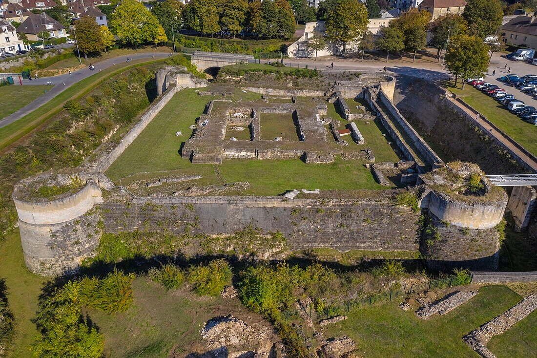 Frankreich,Calvados,Caen,die herzogliche Burg von Wilhelm dem Eroberer,die Ruinen des Verlieses (Luftaufnahme)