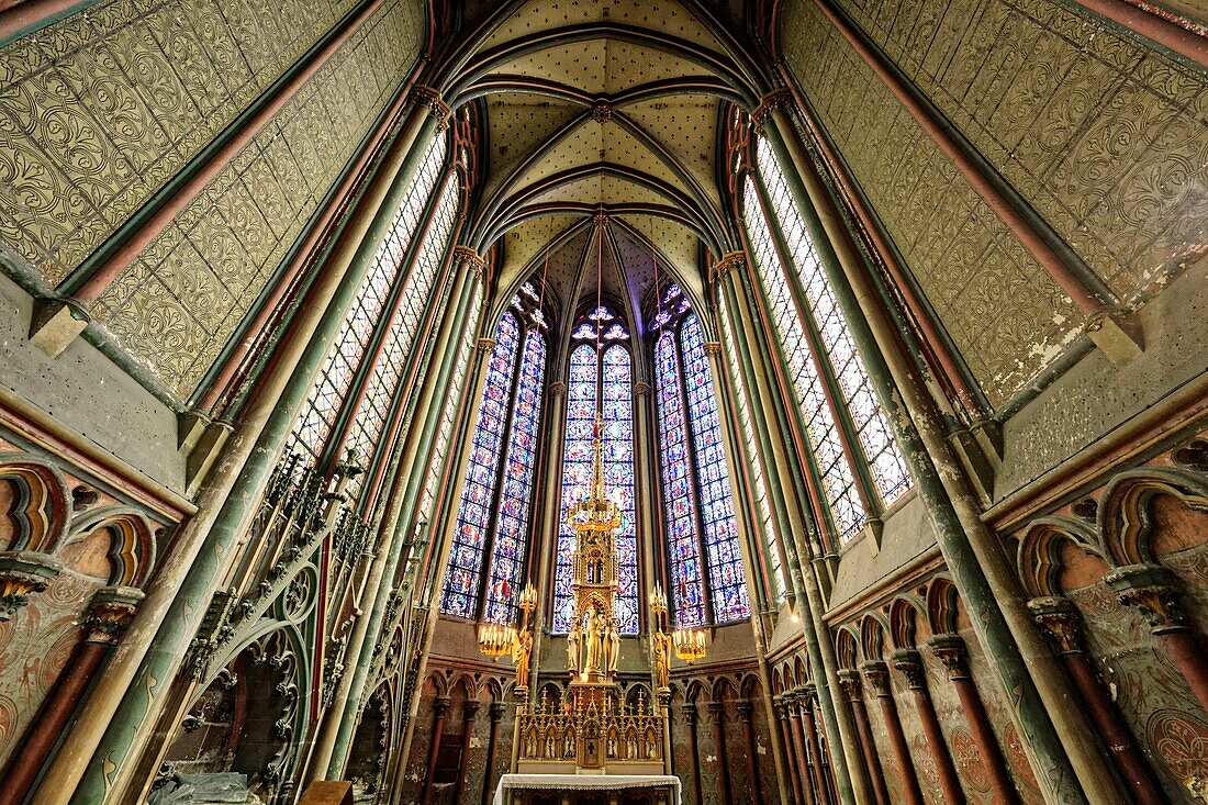 France,Somme,Amiens,Notre-Dame cathedral,jewel of the Gothic art,listed as World Heritage by UNESCO,the Blessed Sacrament Chapel,Notre-Dame-Drapiere or Virgin chapel and stained glass windows by Pierre Gaudin,illustrating the life of the Virgin