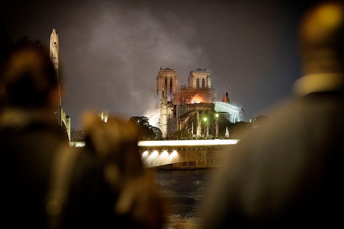 Frankreich,Paris (75),Weltkulturerbe der UNESCO,Seineufer,Ile de la Cité und Kathedrale Notre-Dame während des Brandes am 15.04.2019