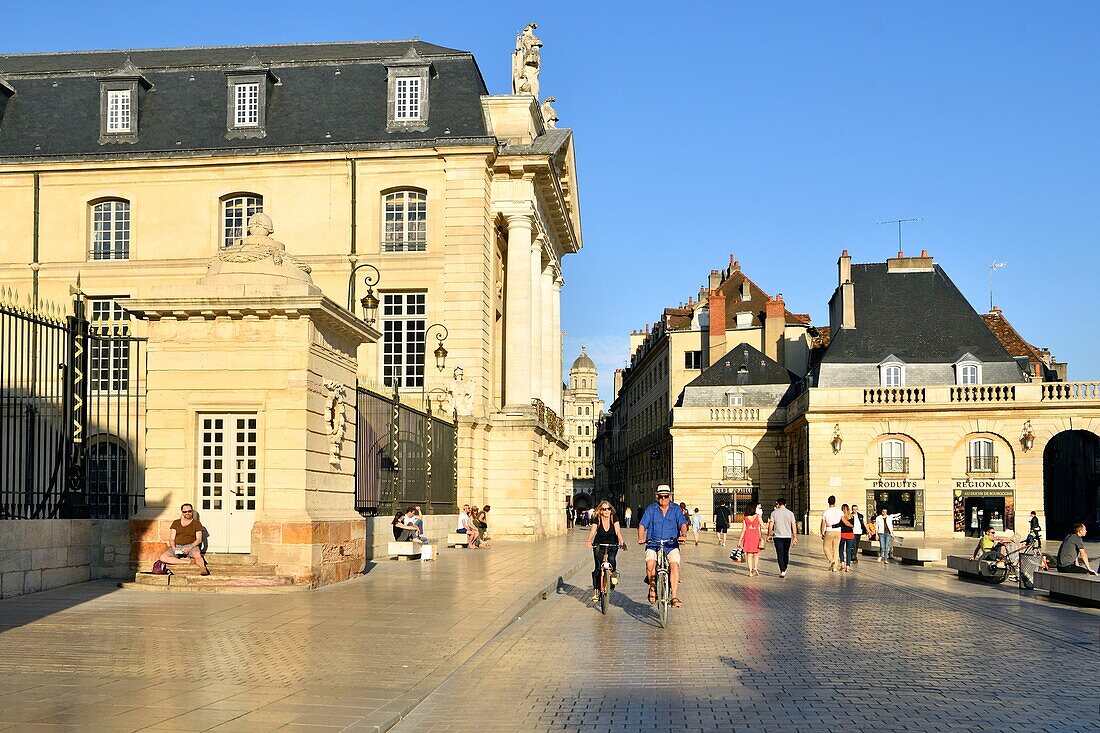 Frankreich,Cote d'Or,Dijon,von der UNESCO zum Weltkulturerbe erklärtes Gebiet,Place de la Libération (Platz der Befreiung) und der Palast der Herzöge von Burgund, in dem das Rathaus und das Museum der schönen Künste untergebracht sind