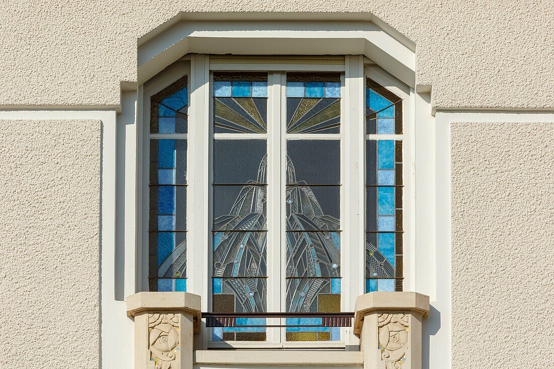 France,Meurthe et Moselle,Nancy,detail of the facade of a house in Art Nouveau and Art Deco style in Parc de Saurupt district in Brice street