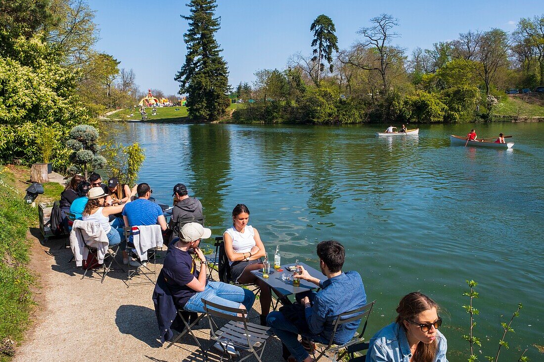 Frankreich,Paris,der Bois de Boulogne,Le Chalet des Isles,Terrasse und Bootsfahrt um die Inseln des Lac Inferieur (Untersee)