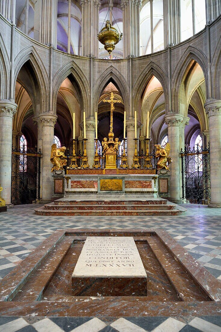 France,Calvados,Caen,the Abbaye aux Hommes (Men's Abbey),the Saint-Etienne church,the tomb of William the Conqueror in front of the the high altar