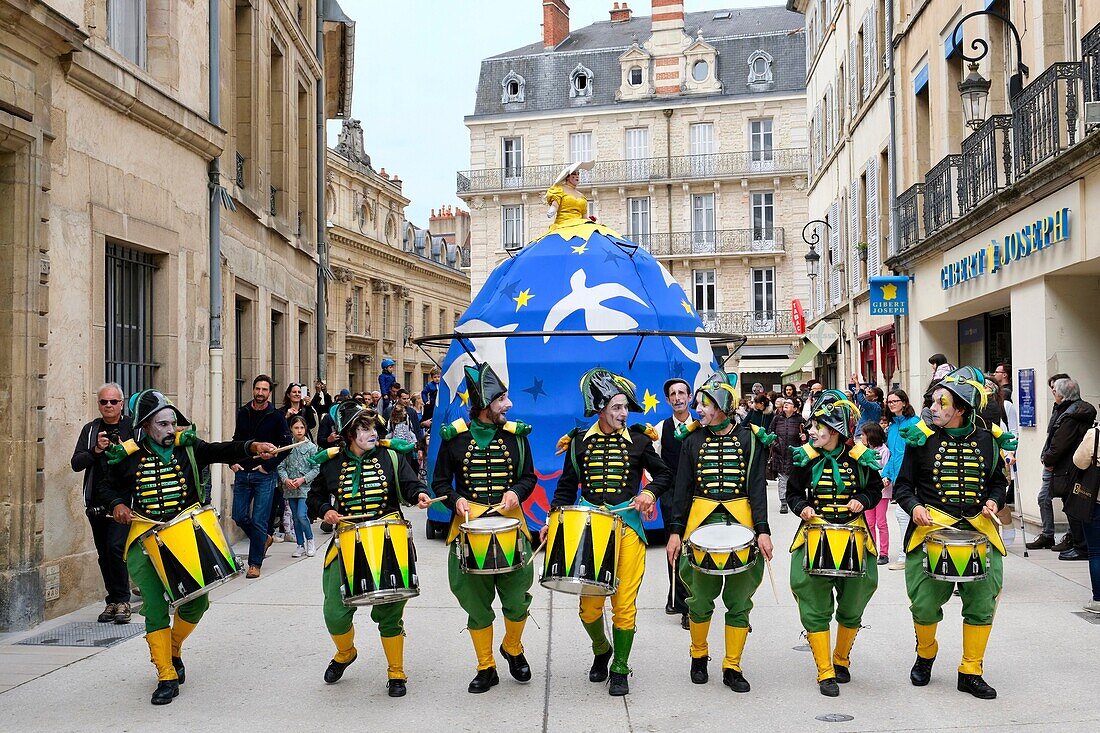 France,Cote d'Or,Dijon,area listed as World heritage by UNESCO,parade of the company Transe Express on the occasion of the reopening of the Musee des Beaux Arts (Museum of Fine Arts)