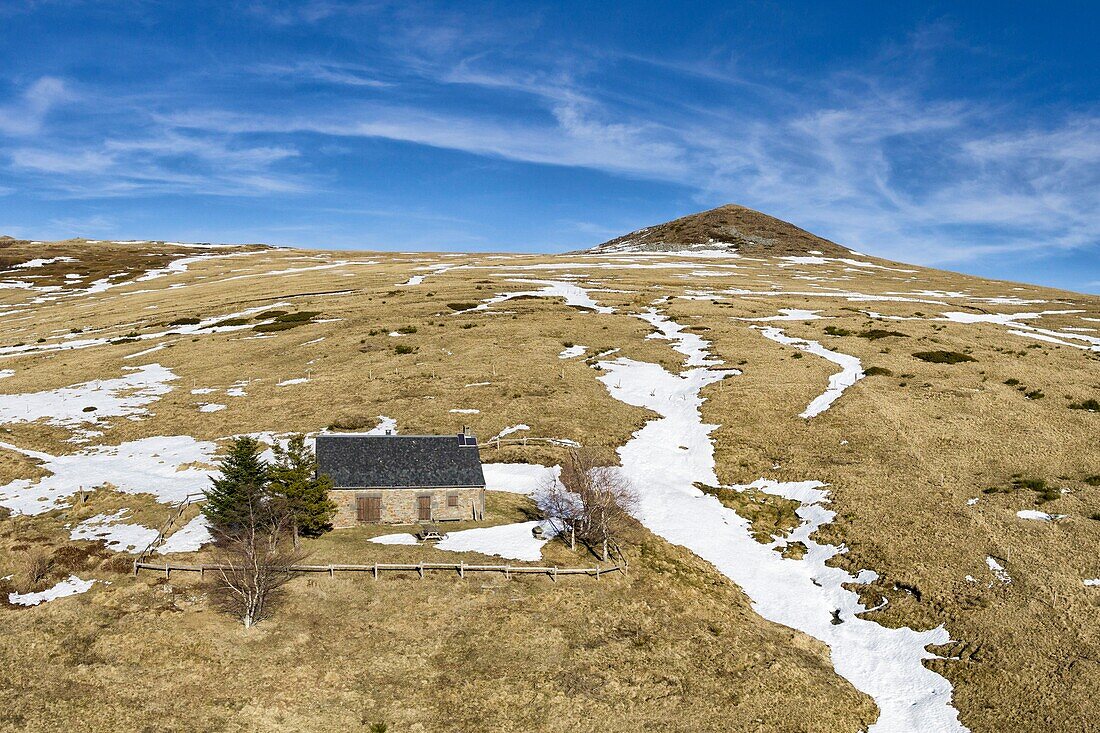 Frankreich,Puy de Dome,Mont Dore,Regionaler Naturpark der Vulkane der Auvergne,Monts Dore,der Puy Corde (Luftaufnahme)