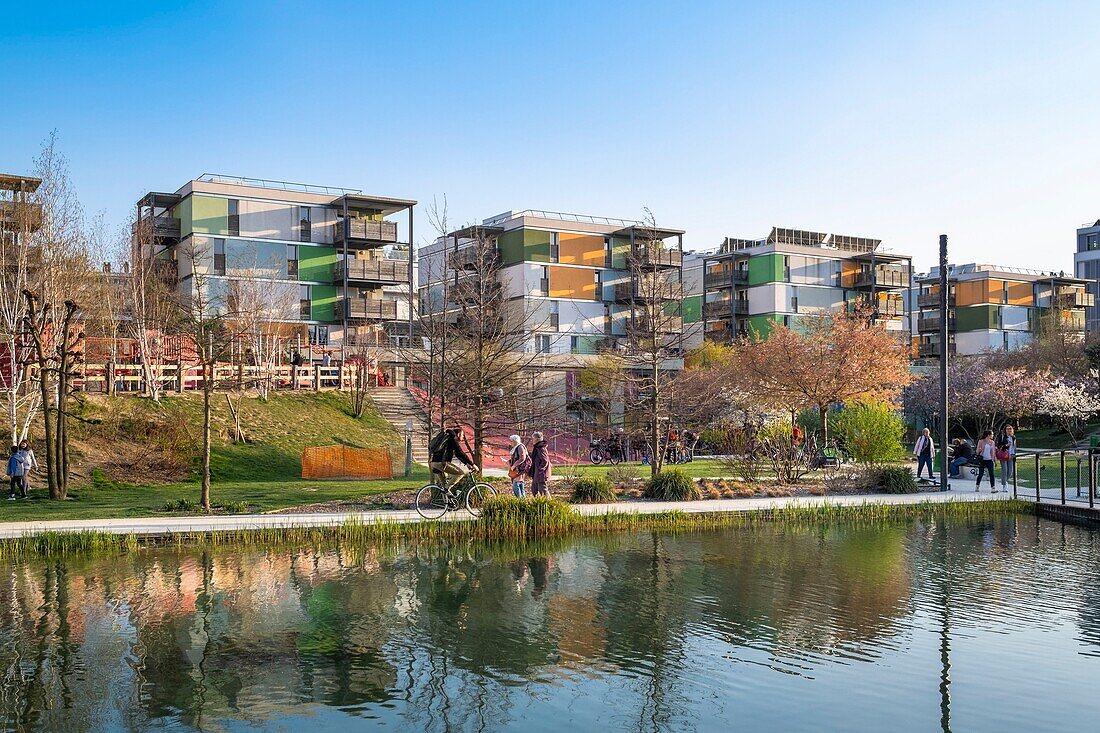 France,Isere,Grenoble,the Ecodistrict of Bonne,Grenoble has received the 2009 National Ecodistrict Grand Prize for the ZAC of Bonne