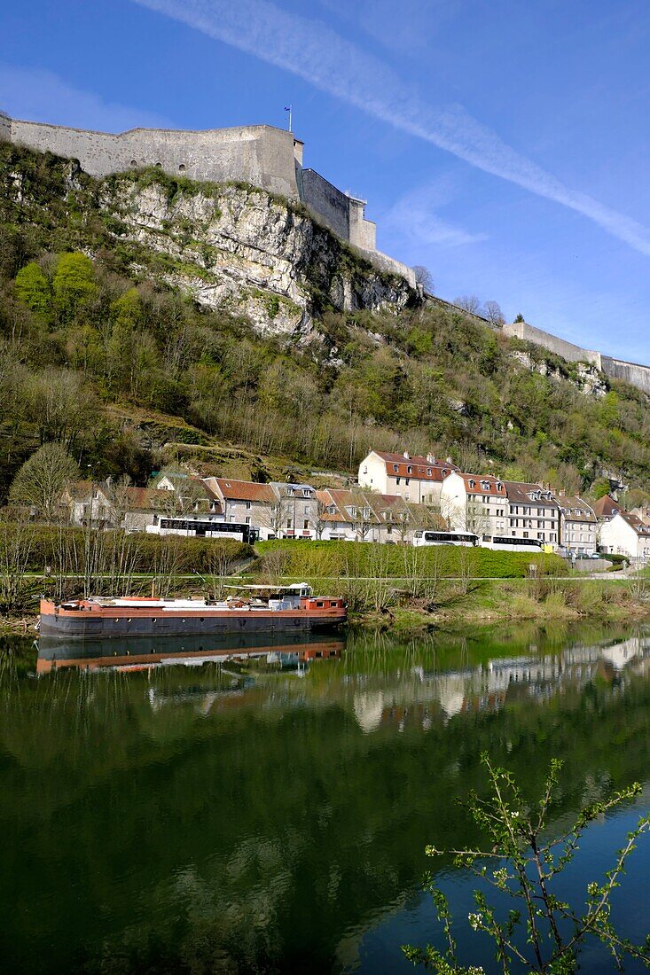 Frankreich,Doubs,Besancon,der Fluss Doubs,die Zitadelle, die von der UNESCO zum Weltkulturerbe erklärt wurde