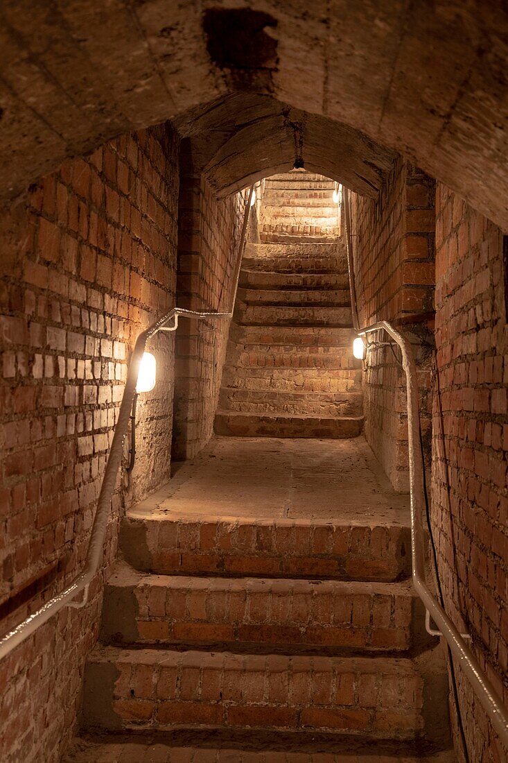 Frankreich,Somme,Naours,Backsteintreppe von den Deutschen während der Besetzung gebaut