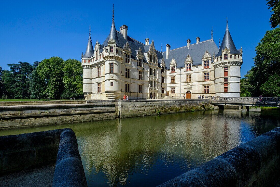 Frankreich,Indre et Loire,Loire-Tal,von der UNESCO zum Weltkulturerbe erklärt,Schloss Azay le Rideau,erbaut von 1518 bis 1527 von Gilles Berthelot,Renaissance-Stil