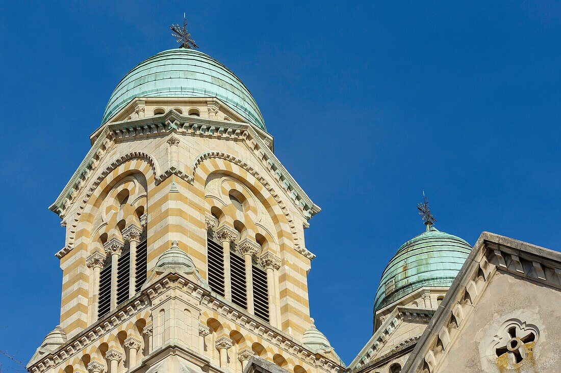 Frankreich,Meurthe et Moselle,Nancy,Glockenturm der Basilika Sacre Coeur von Nancy im römisch-byzantinischen Stil