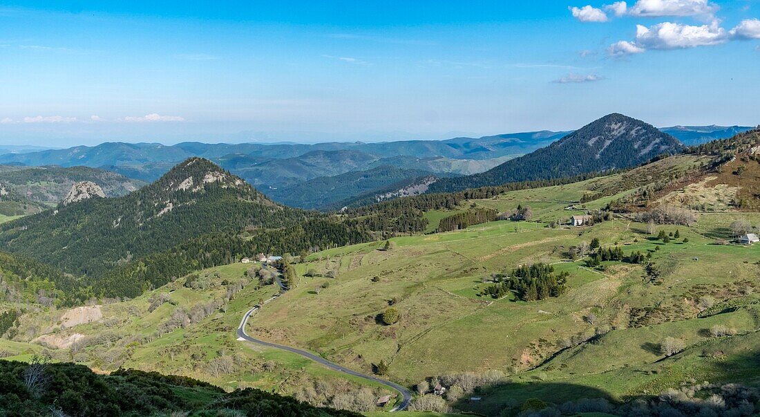 Frankreich,Ardeche,Parc Naturel Regional des Monts d'Ardeche (Regionales Naturschutzgebiet der Berge der Ardeche),Cirque des Boutieres,Croix de Boutieres Pfad,Vivarais,Sucs Gebiet