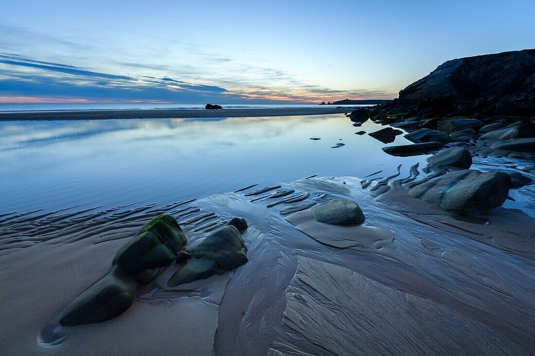 Frankreich,Morbihan,Saint-Pierre-Quiberon,der Strand von Port Bara in der Abenddämmerung