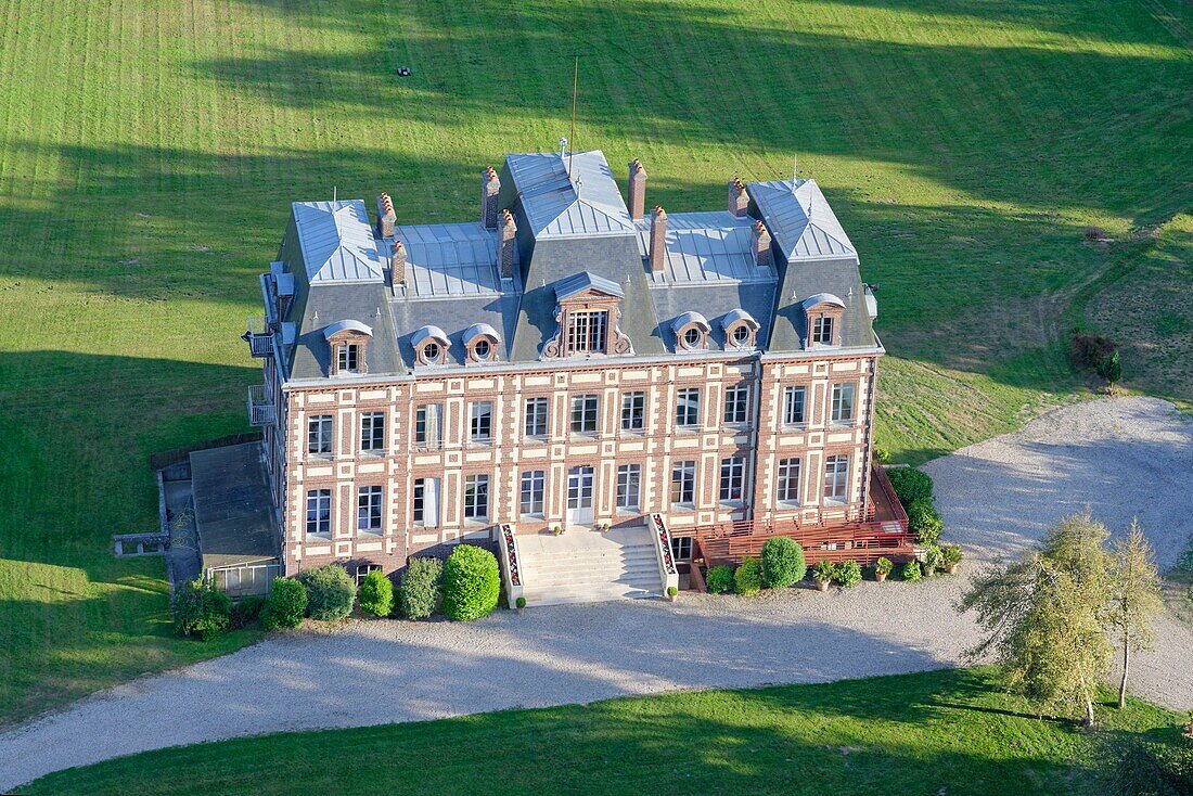 Frankreich,Seine Maritime,Varengeville sur Mer,das Schloss (Luftaufnahme)