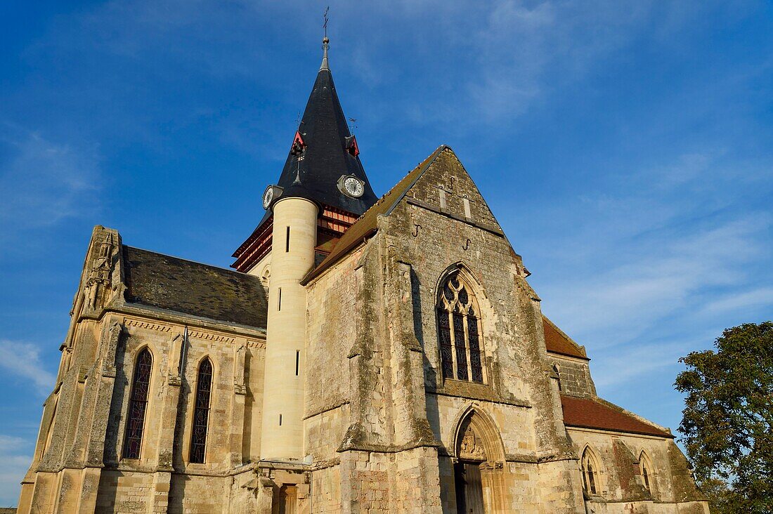 Frankreich,Calvados,Pays d'Auge,Beaumont en Auge,Saint Sauveur (St. Saviour) Kirche