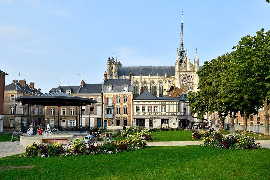 Frankreich,Somme,Amiens,Platz Jules Bocquet,Kathedrale Notre-Dame,Juwel der gotischen Kunst,von der UNESCO zum Weltkulturerbe erklärt
