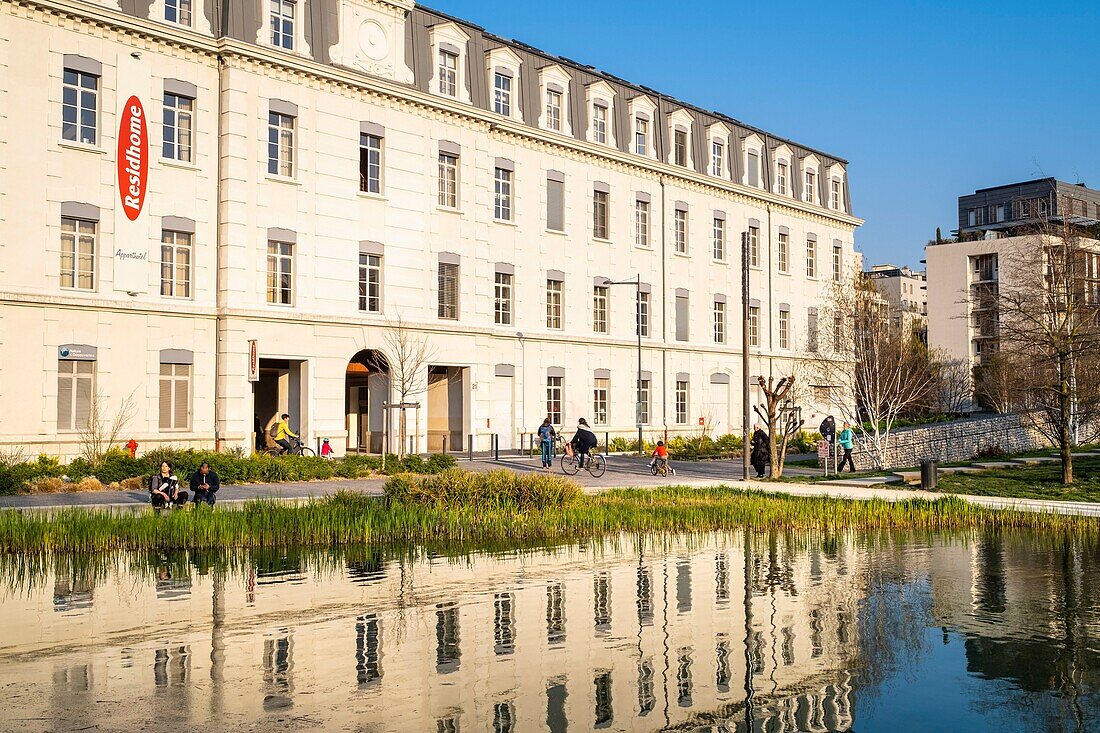 France,Isere,Grenoble,the Ecodistrict of Bonne,Grenoble has received the 2009 National Ecodistrict Grand Prize for the ZAC of Bonne