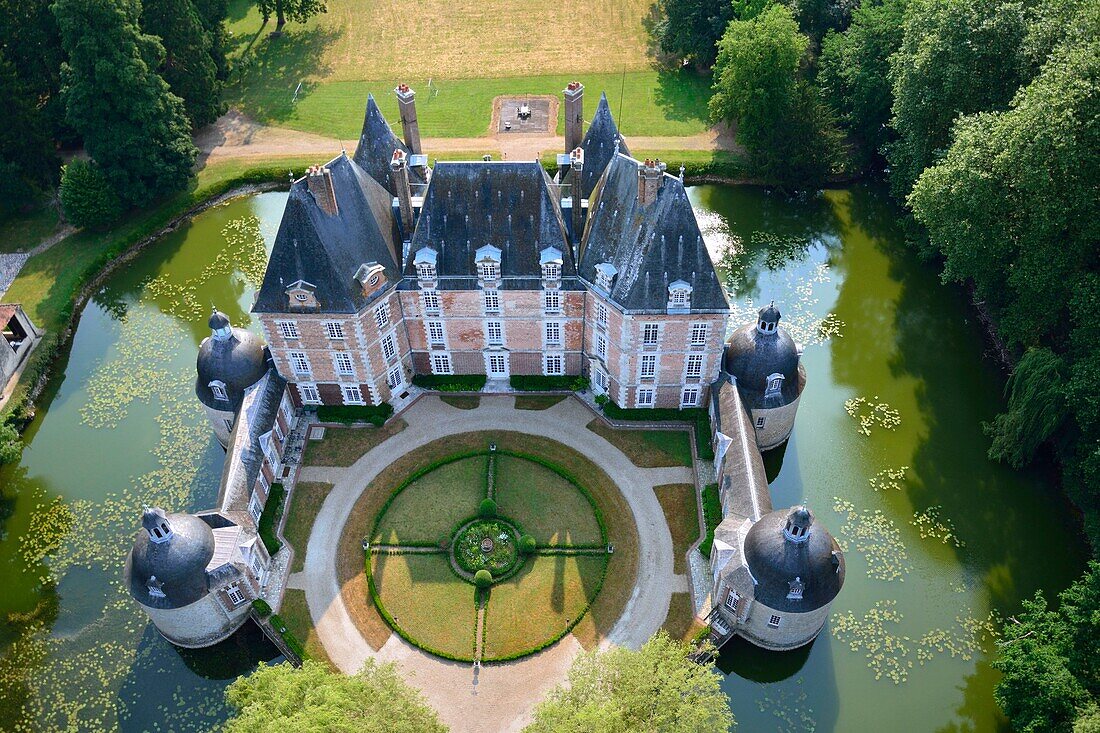 Frankreich,Loiret,Chateau Renard,Schloss der Motte (Luftaufnahme)
