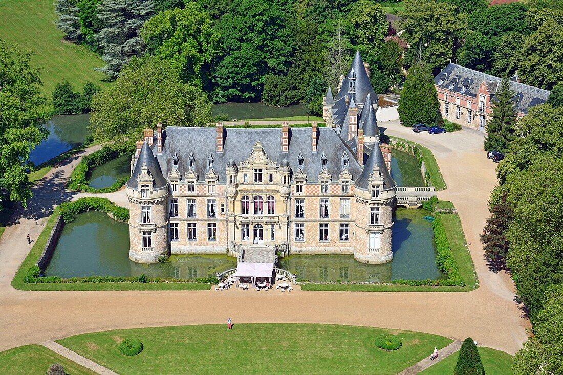 France,Eure et Loir,Bleury Saint Symphorien,Esclimont castle,luxurious hotel and restaurant (aerial view)