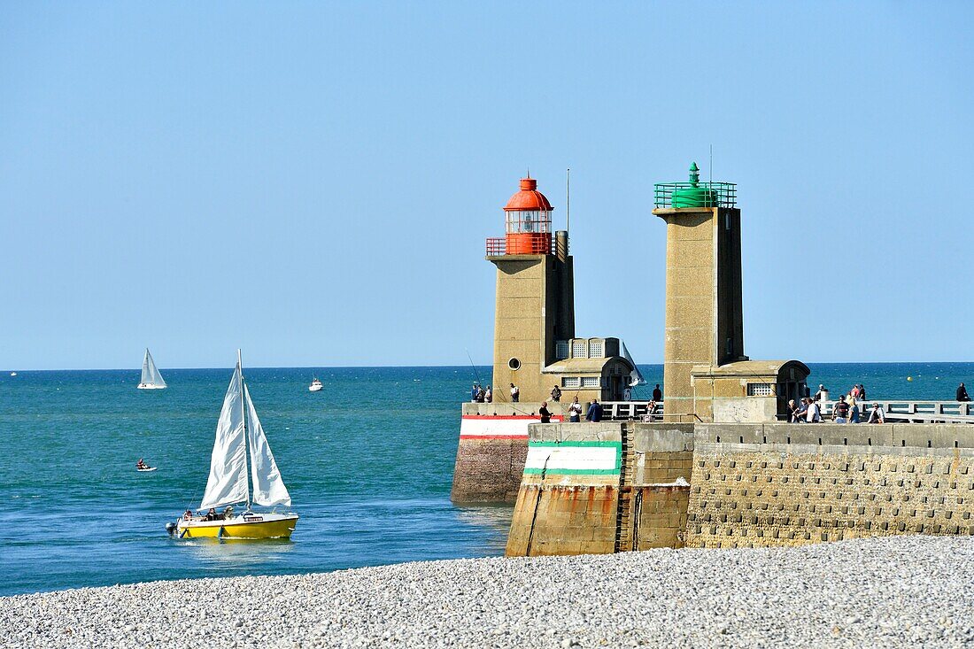 France,Seine Maritime,Pays de Caux,Cote d'Albatre (Alabaster Coast),Fecamp,lighthouse at the entrance of the harbour