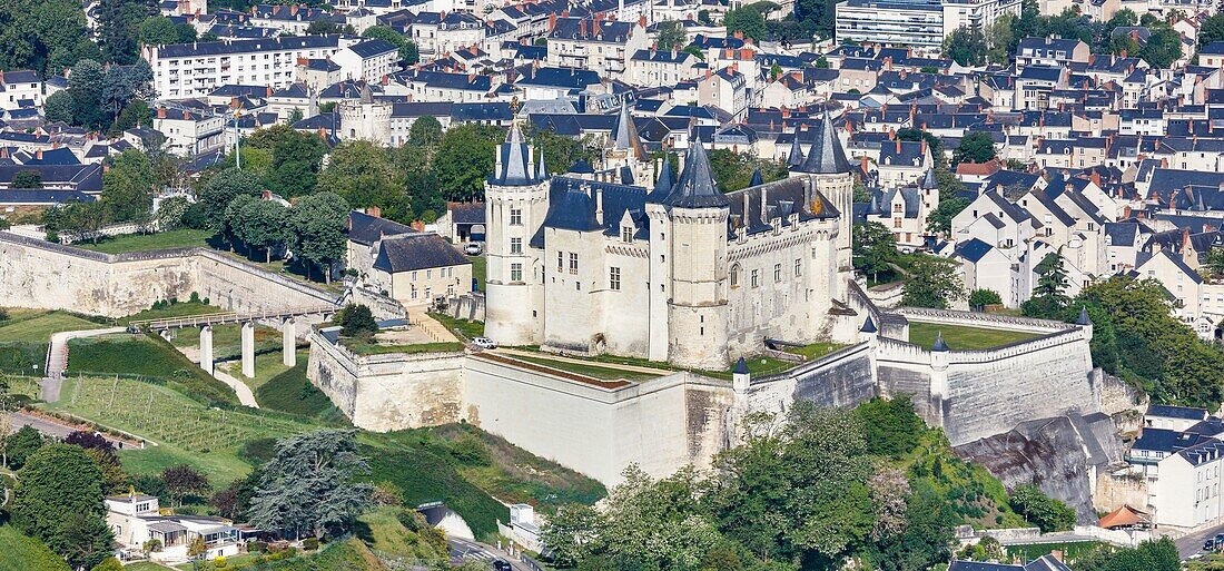 Frankreich,Maine et Loire,Loiretal als Weltkulturerbe der UNESCO,Saumur,das Schloss (Luftaufnahme)
