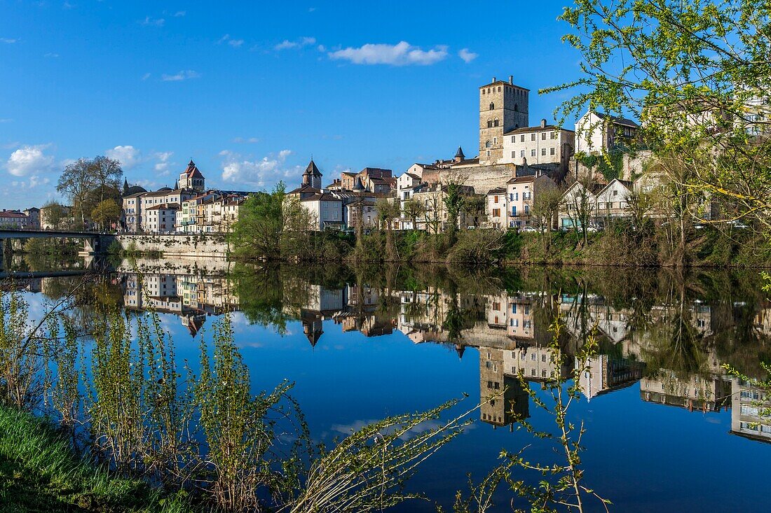 France,Lot,Cahors,Tower of palais De Via,quai Champolion,Lot valley,Quercy