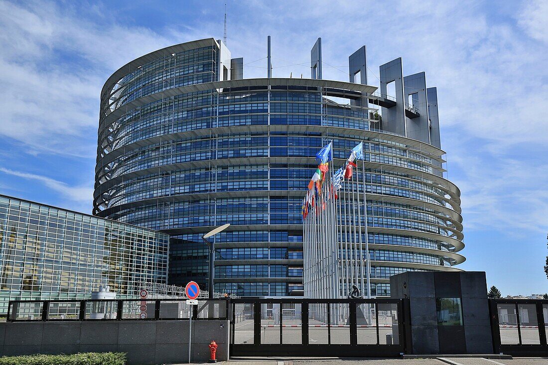 Frankreich,Bas Rhin,Straßburg,Europaviertel von Straßburg,Das Europäische Parlament ist das parlamentarische Organ der Europäischen Union,Das Parlament besteht aus 751 Abgeordneten