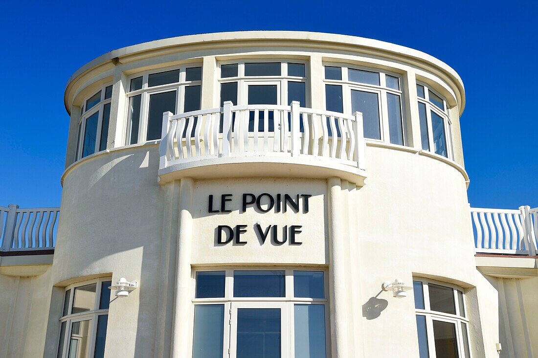Frankreich,Calvados,Pays d'Auge,Deauville,Le Point de Vue ist das ehemalige Clubhaus des Yachtclubs von Deauville, entworfen vom Architekten Georges Wybo