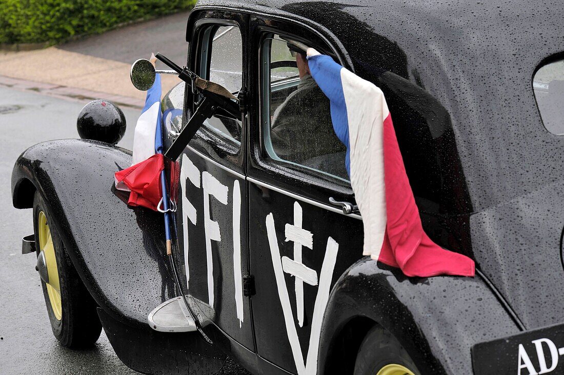 Frankreich,Territoire de Belfort,Vézelois,Straße,historische Rekonstruktion der Befreiung des Dorfes im Jahr 1944,während der Feierlichkeiten am 8. Mai 2019,Citroën Traction Avant Fahrzeug der F.F.I.