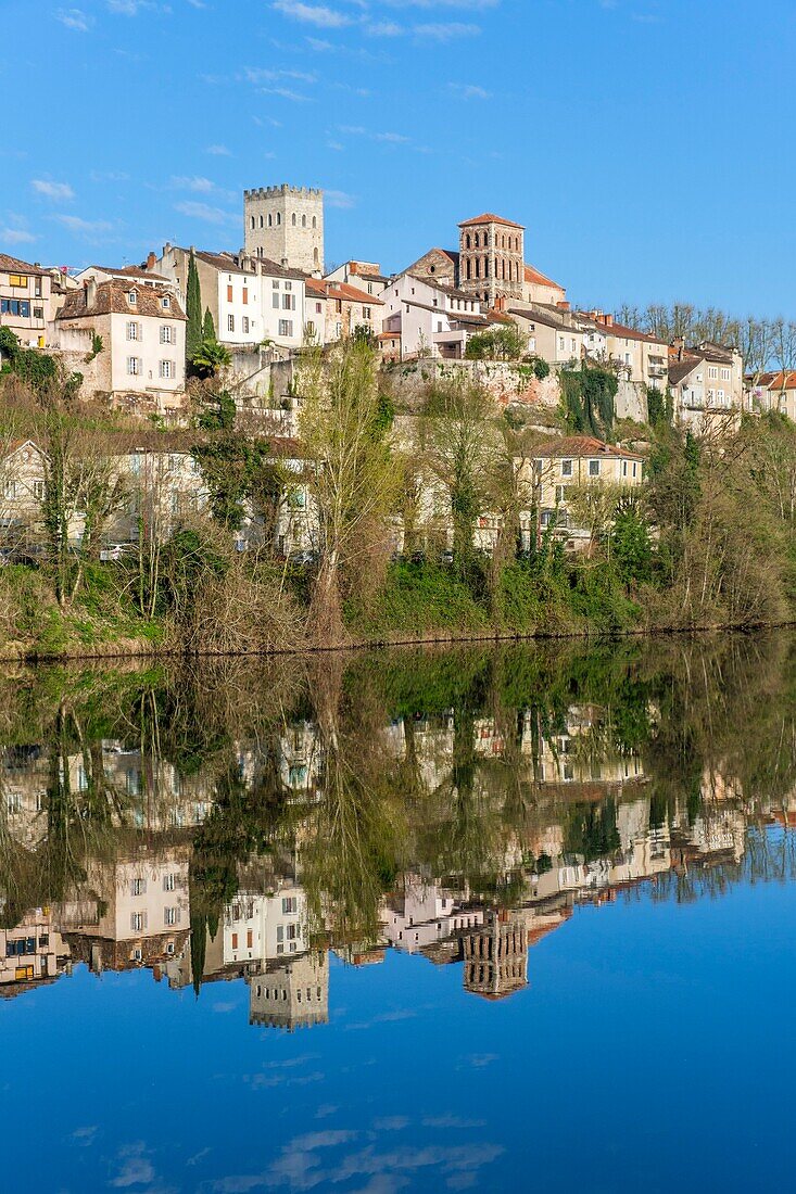 Frankreich,Lot,Cahors,Turm des Palais Dueze und Kirche Saint Barthelemy,Lot-Tal,Quercy