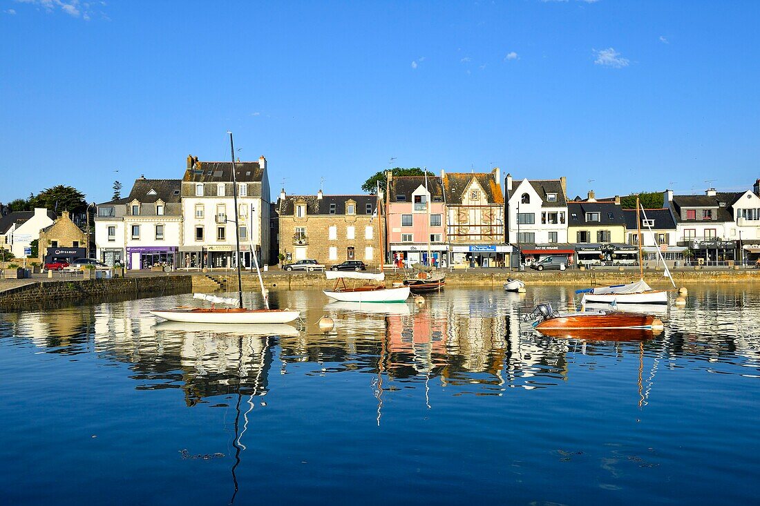 France,Morbihan,La Trinite sur Mer,the harbour,Crac'h River