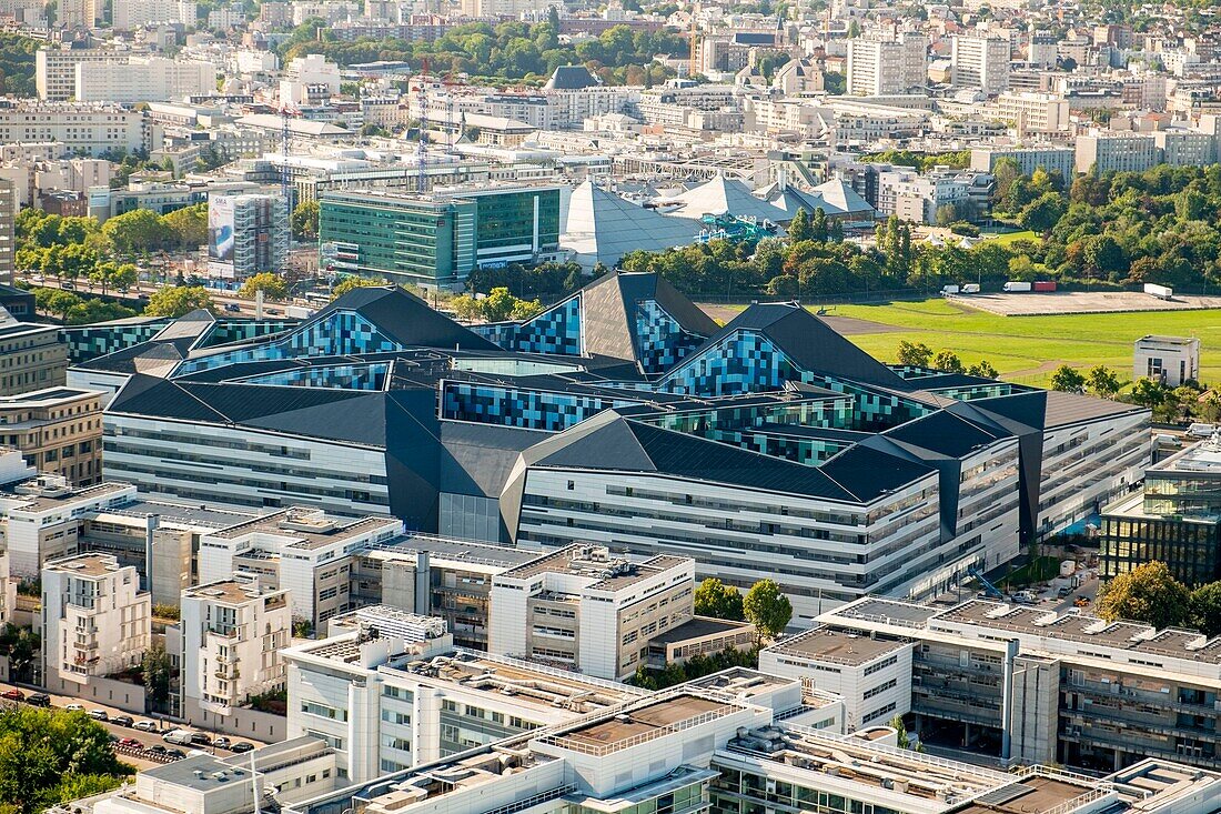 Frankreich,Paris,das neue Gebäude des Verteidigungsministeriums, Hexagone Balard, wurde 2015 in Betrieb genommen (Luftaufnahme)