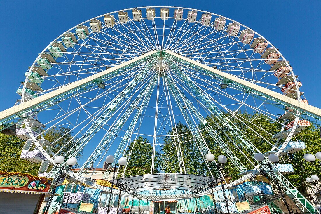 Frankreich,Meurthe et Moselle,Nancy,Grande Roue (Riesenrad) des Foire Attractive de Nancy (Attraktives Fest von Nancy) im Cours Leopold