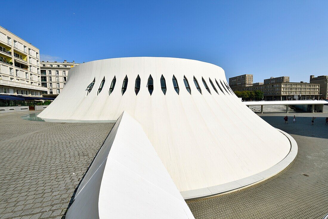 Frankreich,Seine Maritime,Le Havre,von Auguste Perret wiederaufgebaute Stadt, die von der UNESCO zum Weltkulturerbe erklärt wurde,Raum Niemeyer,Kleiner Vulkan von Oscar Niemeyer,Bibliothek