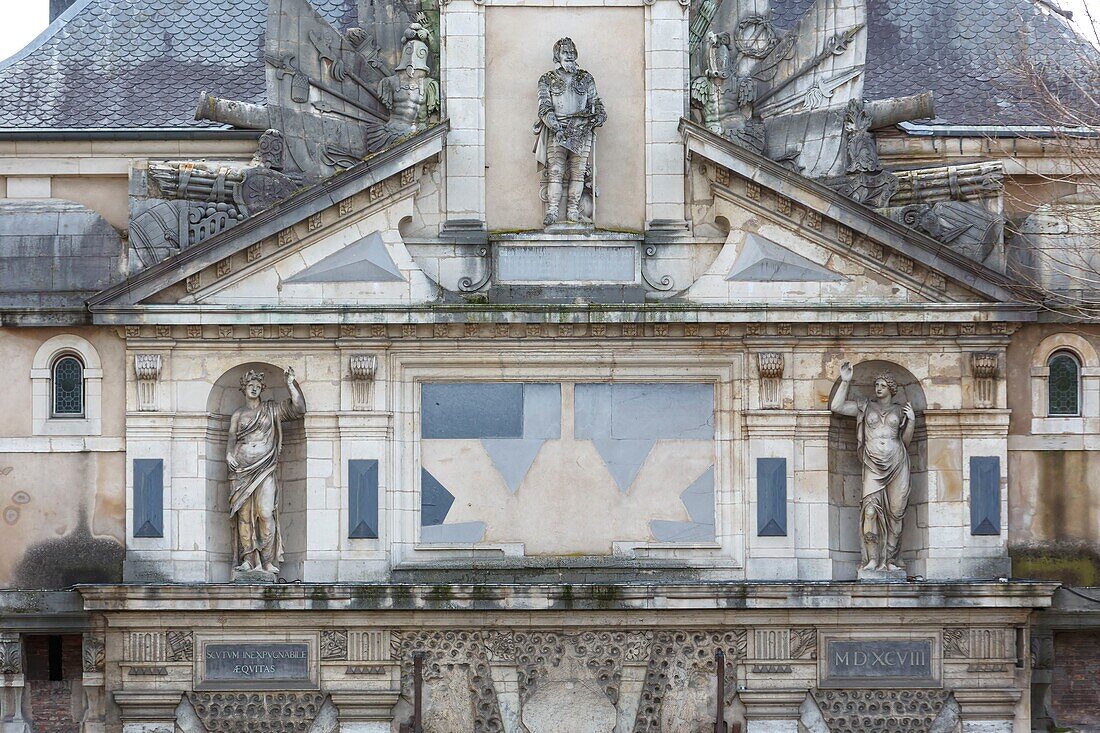 France,Meurthe et Moselle,Nancy,former Porte Notre Dame,now the Porte de la Citadelle built in 1598 by Florent Drouin le Jeune,in the middle appears the statue of Charles the Third sided with two statues representing Equity and Temperance