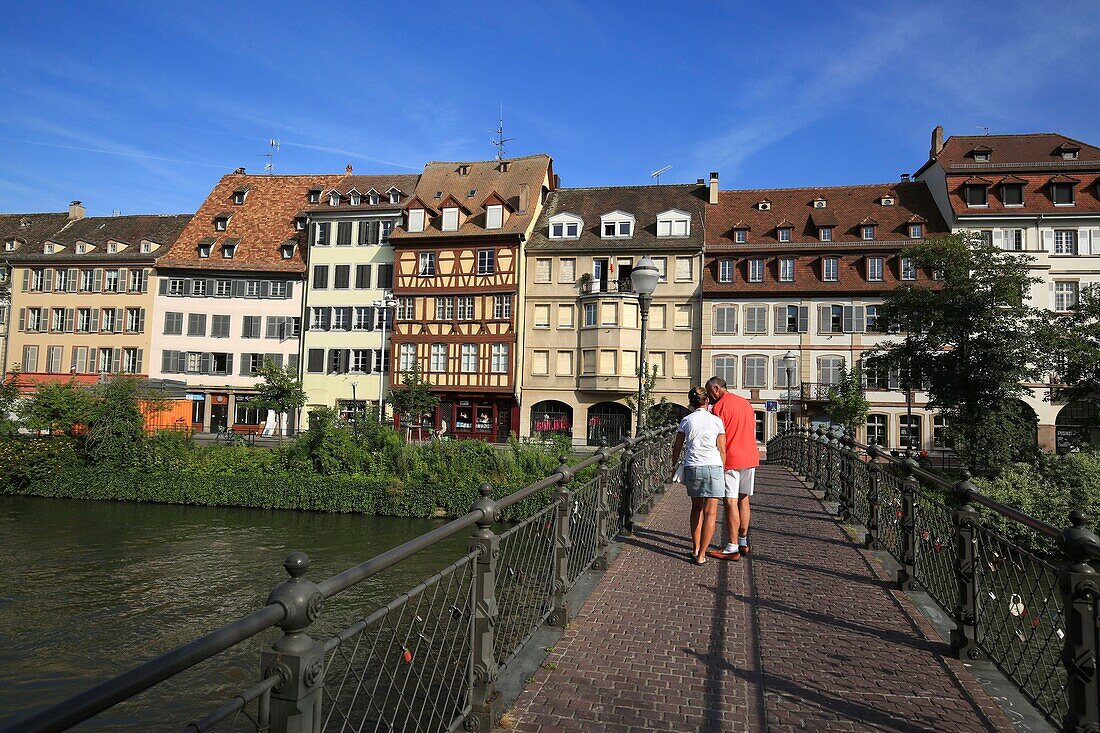 Frankreich,Bas Rhin,Strasbourg,Fußgängerbrücke des Wassertrogs, der die Ill überspannt