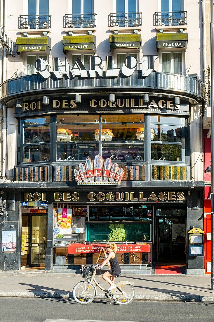 France,Paris,Pigalle district,Charlot Brewery