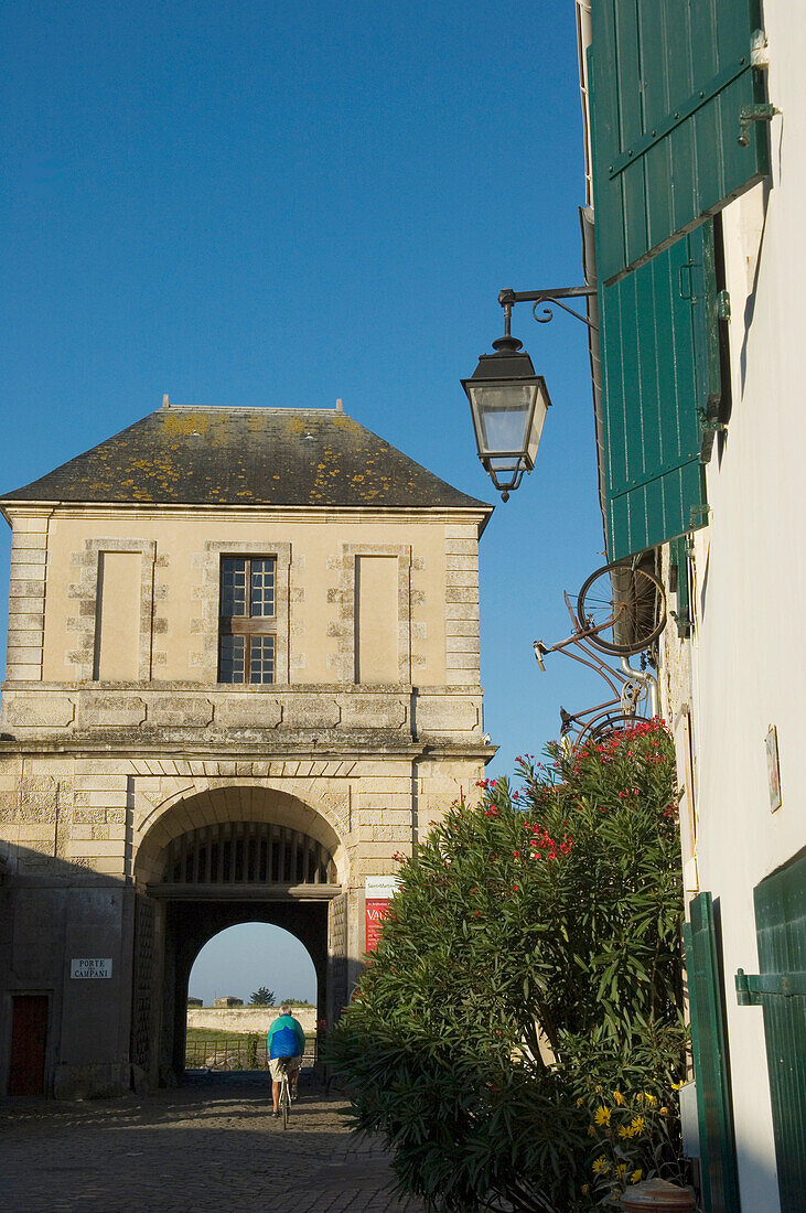 Frankreich,Tor bei Saint Martin-de-Re auf der Ile de Re, Poitou-Charentes